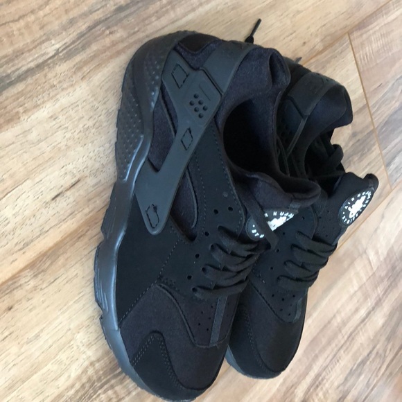 New Nike Air Huarache Triple Black Men,s  Shoes - Picture 4 of 4